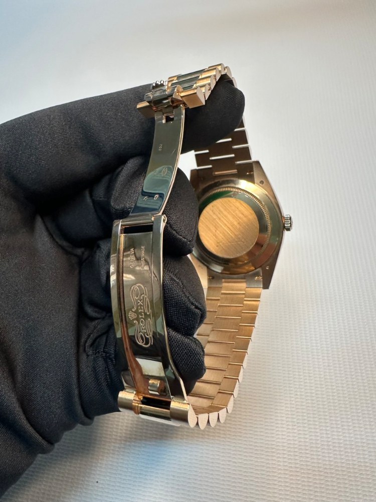 Rolex DAY-DATE 40 MM EVEROSE GOLD