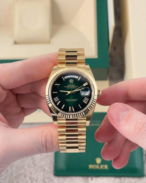 Role_x Oyster Perpetual Day Date 40 Battery Gold-Green